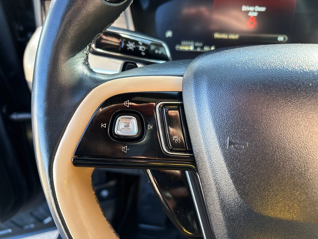 Used 2021 Lincoln Corsair Reserve w/ Equipment Group 201A image 15