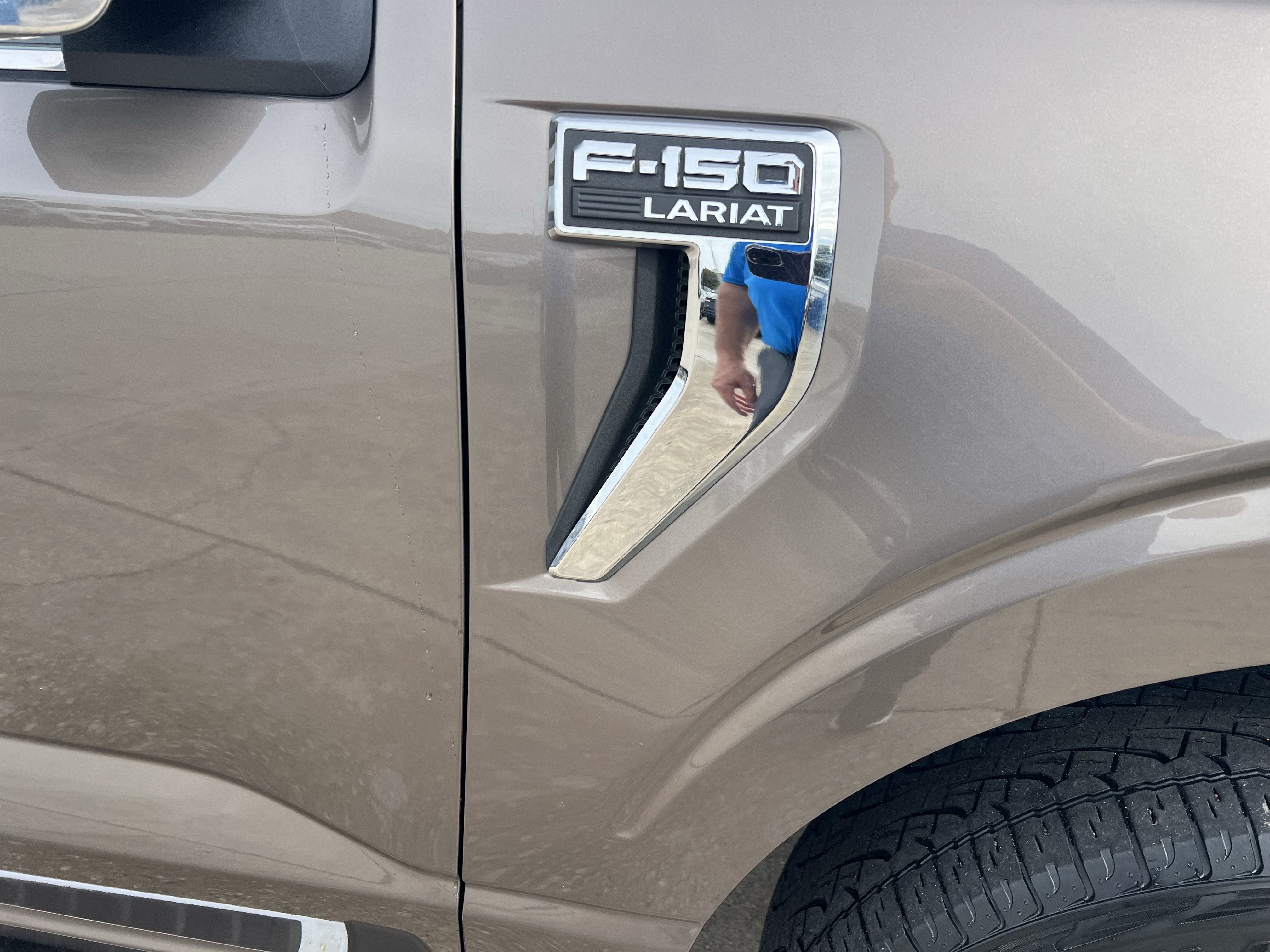 Used 2023 Ford F150 Lariat AWD/4WD image 3