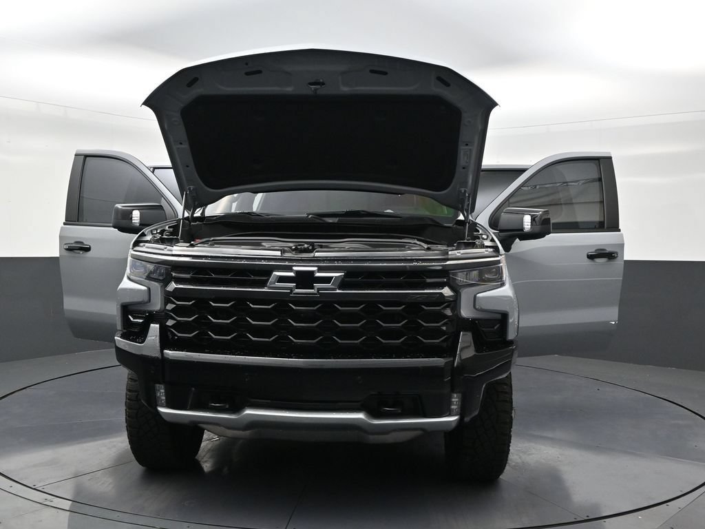 Used 2024 Chevrolet Silverado 1500 ZR2 w/ Technology Package AWD/4WD image 32