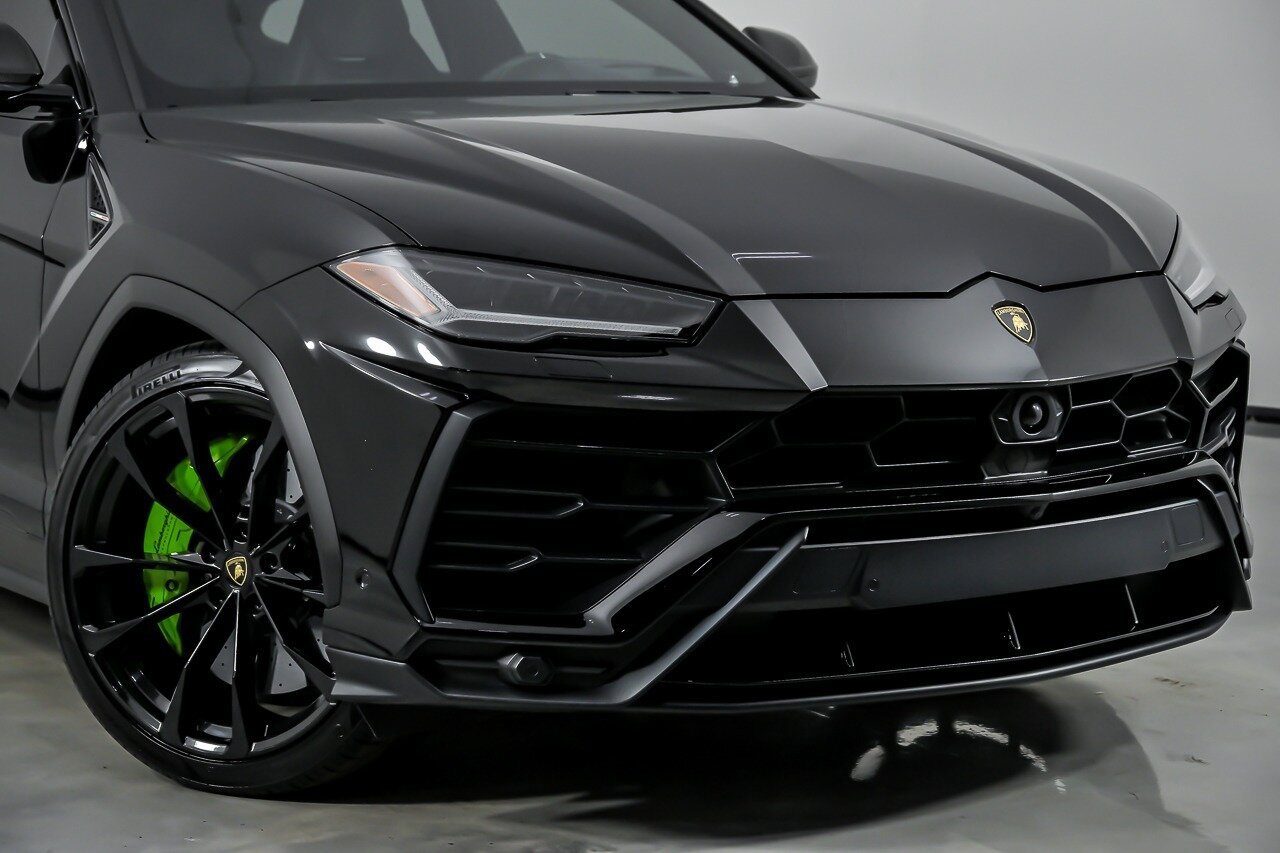 Used 2022 Lamborghini Urus AWD/4WD image 3
