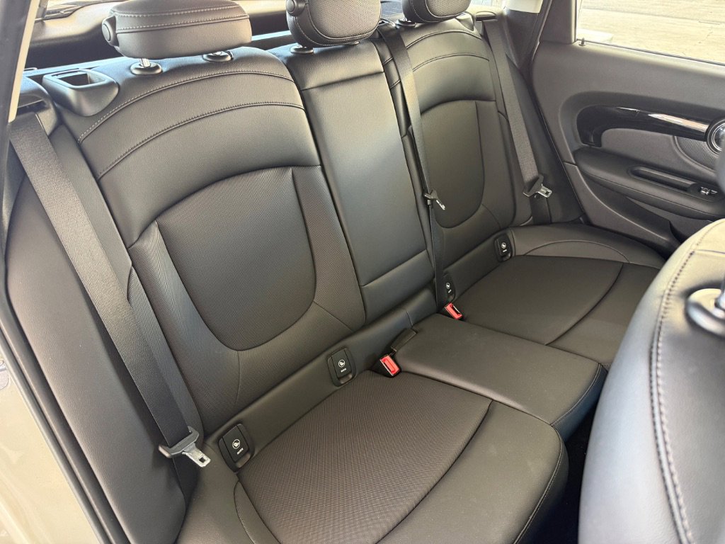 Used 2019 MINI Cooper Clubman ALL4 AWD/4WD image 33