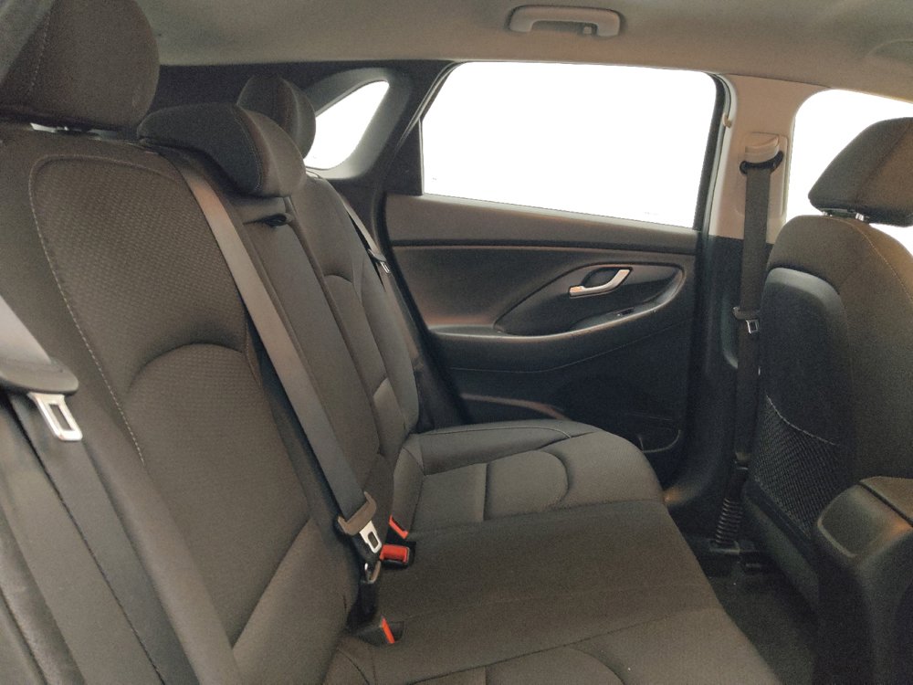 Used 2018 Hyundai Elantra GT image 19