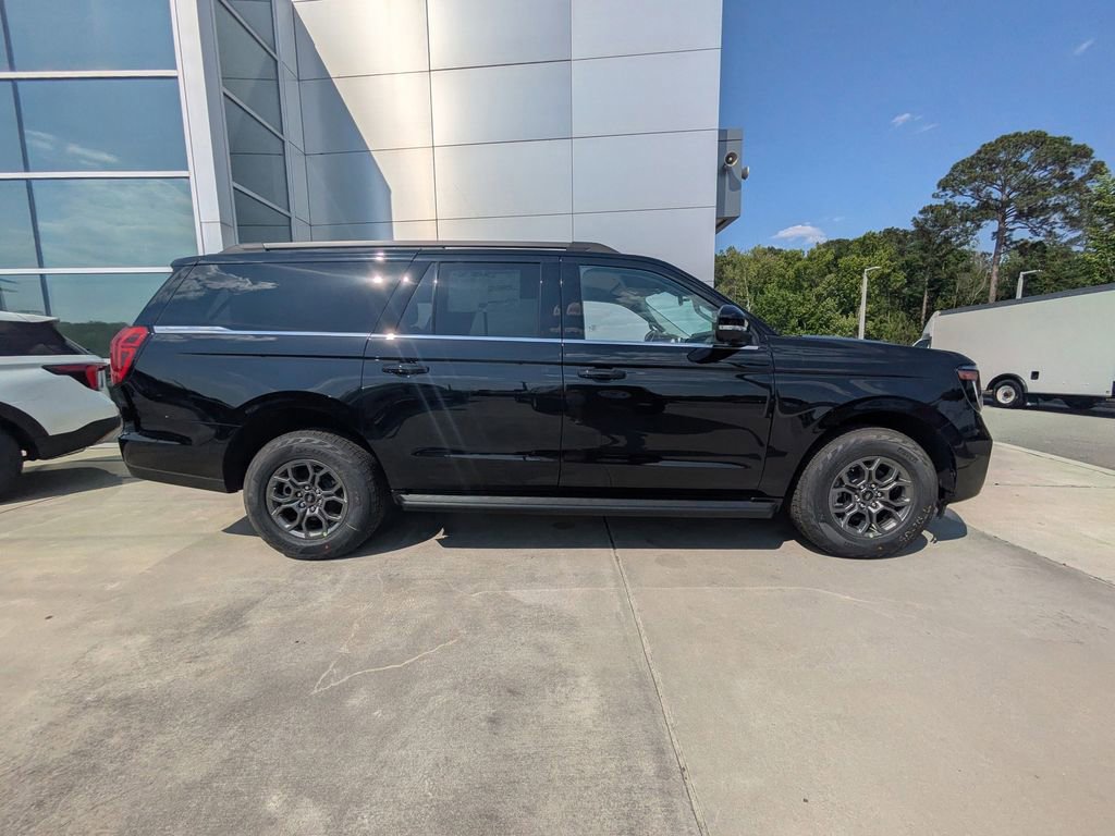 New 2026 Ford Expedition Max Active RWD image 3