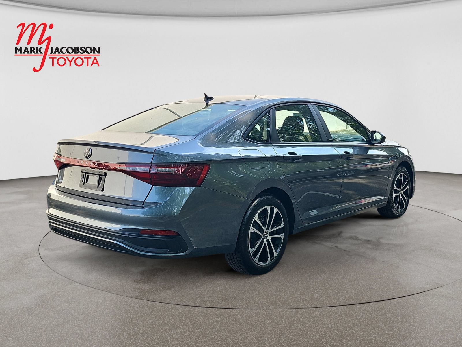 Used 2025 Volkswagen Jetta Sport FWD image 8