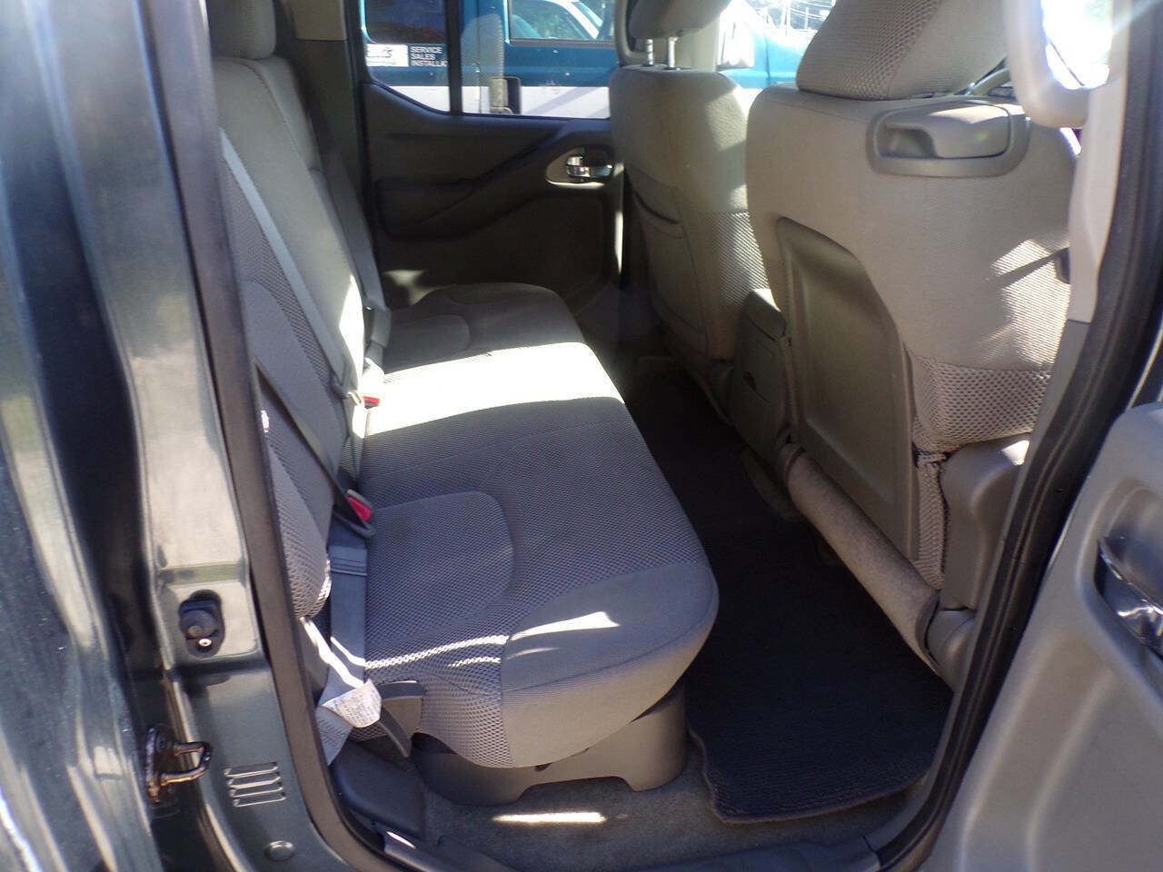 Used 2013 Nissan Frontier SV w/ SV Value Truck Pkg image 12