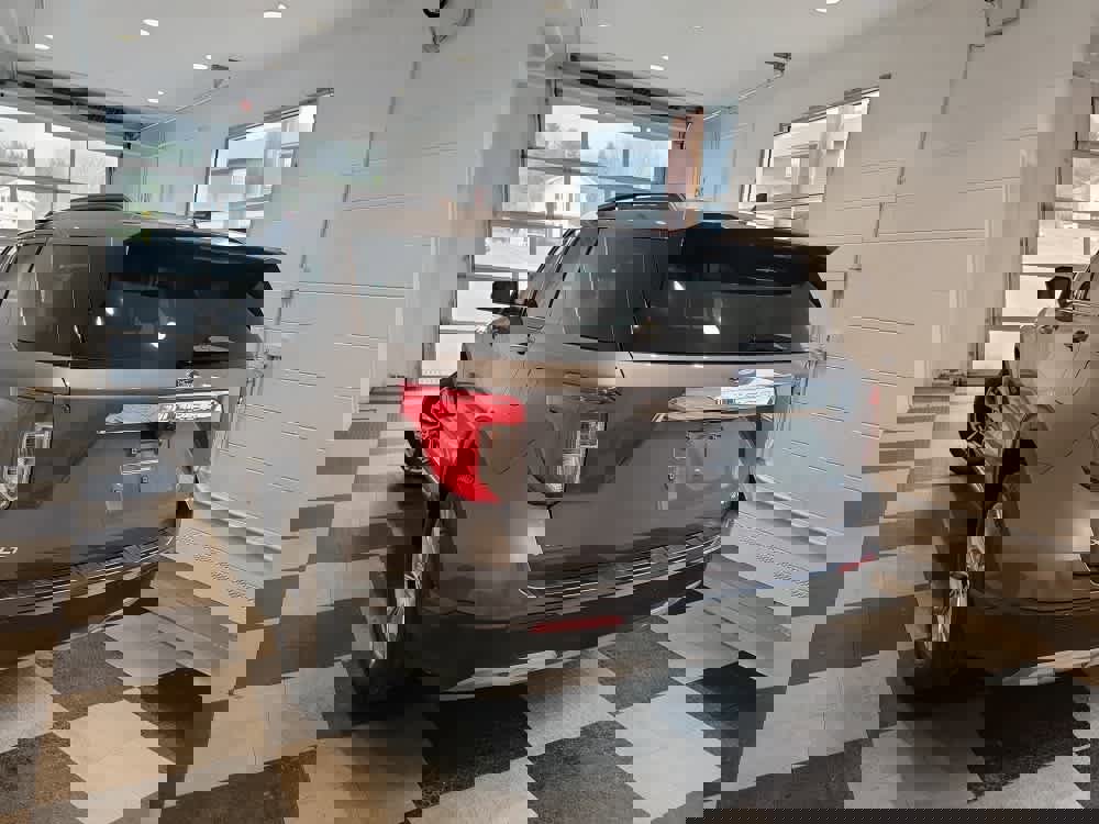 Used 2023 Ford Explorer XLT w/ Equipment Group 202A image 3