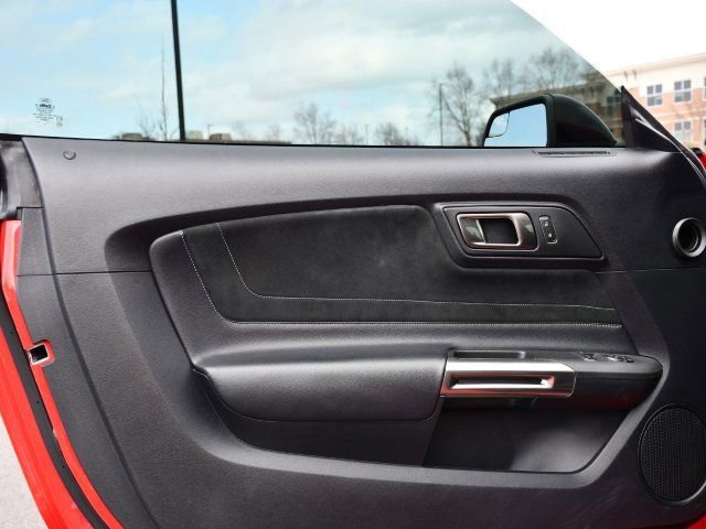 Used 2016 Ford Mustang Shelby GT350 w/ Track Package image 24