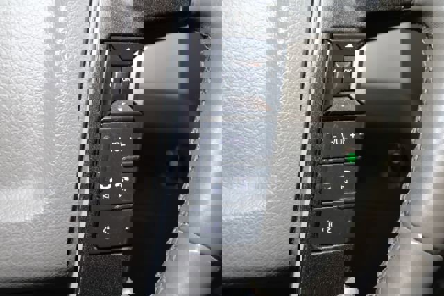 Used 2015 Lincoln Navigator 2WD image 19