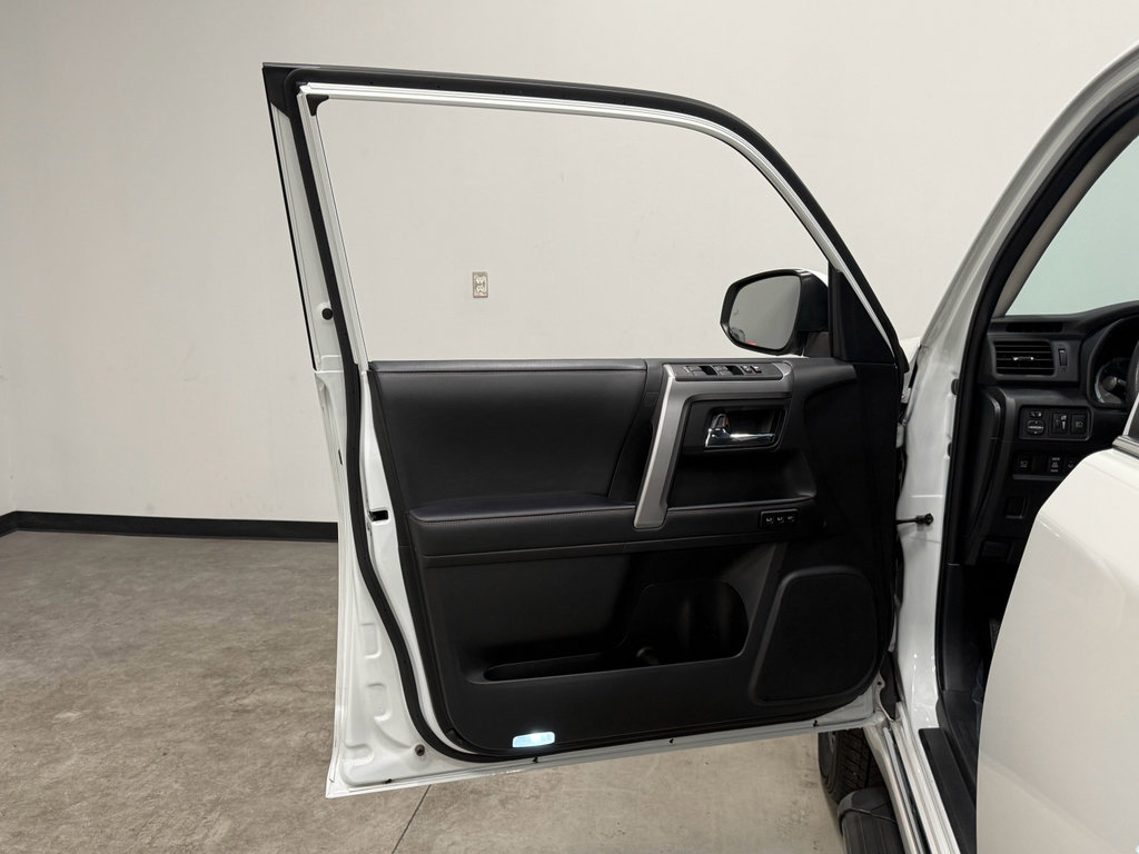 Used 2024 Toyota 4Runner Limited image 9