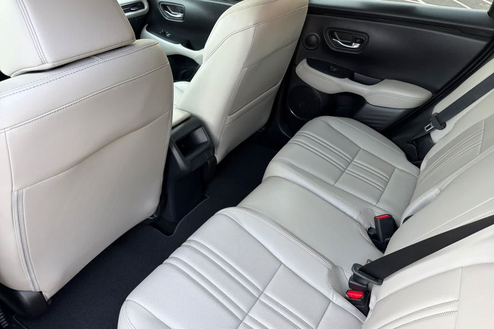 Used 2026 Honda HR-V EX-L image 4