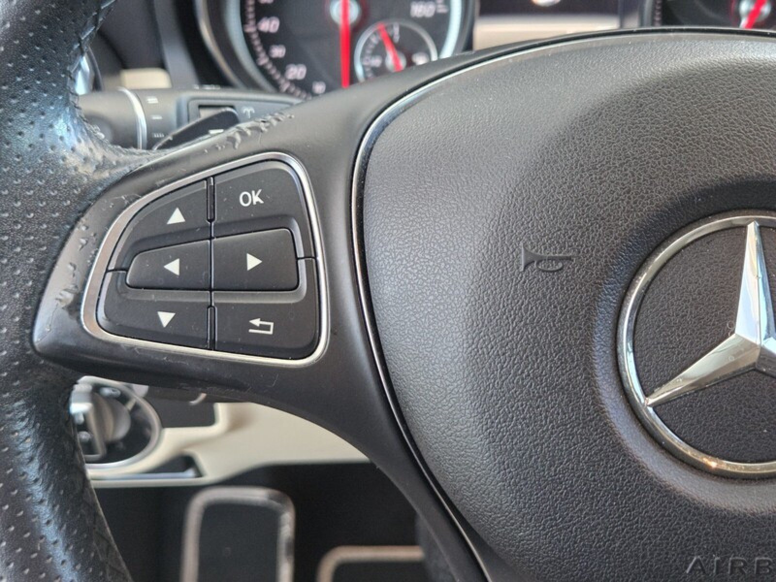 Used 2018 Mercedes-Benz GLA 250 image 26