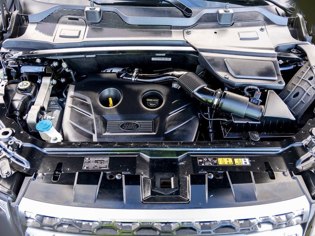 Used 2015 Land Rover Discovery Sport HSE AWD/4WD image 9