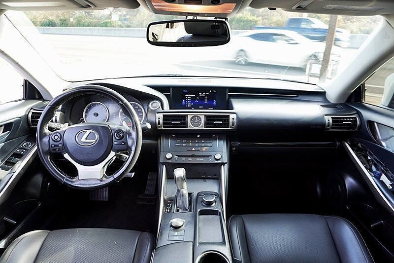 Used 2016 Lexus IS 200t RWD image 20