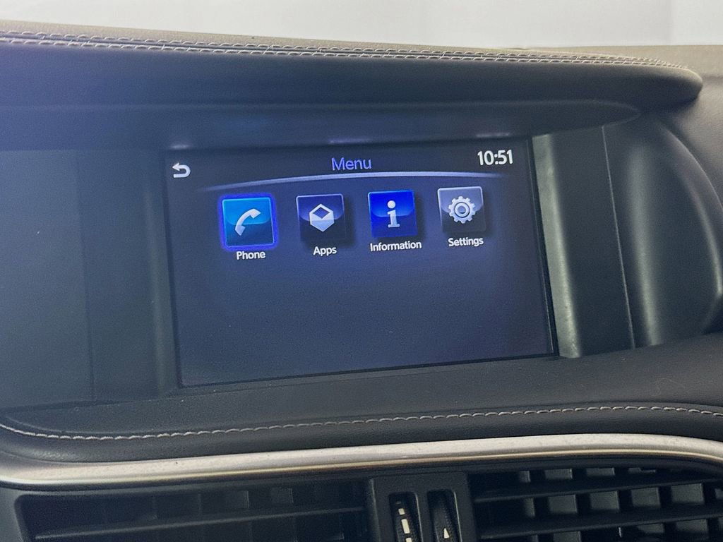 Used 2017 INFINITI QX30 image 15