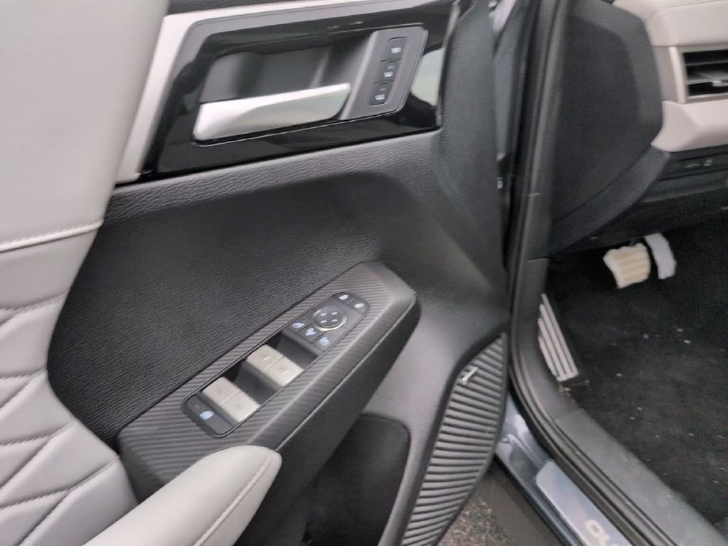New 2026 Mitsubishi Outlander SEL AWD/4WD image 17