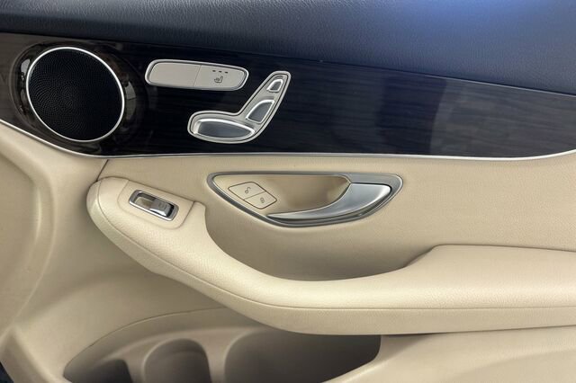 Used 2016 Mercedes-Benz GLC 300 4MATIC image 20