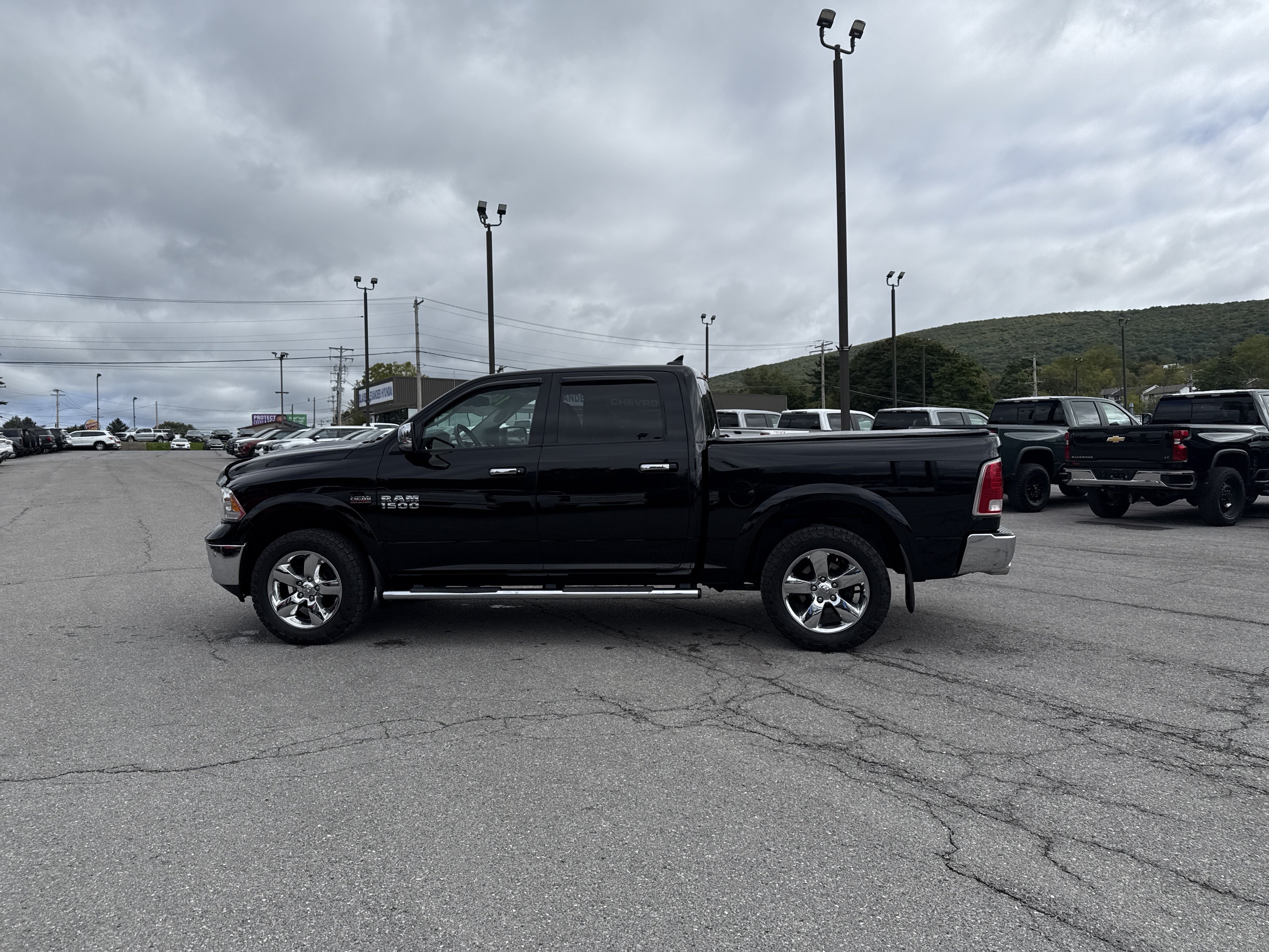 Used 2014 RAM 1500 Laramie AWD/4WD image 7