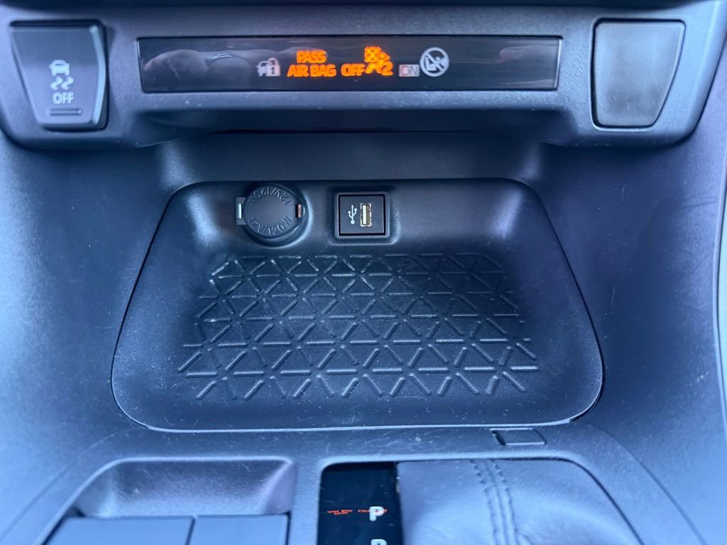Certified 2024 Toyota RAV4 XLE image 25