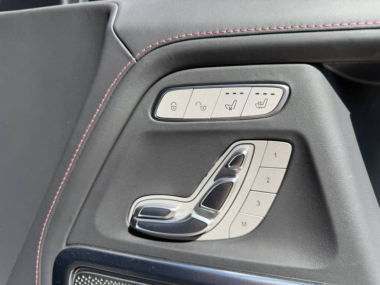 Used 2024 Mercedes-Benz G 550 image 32