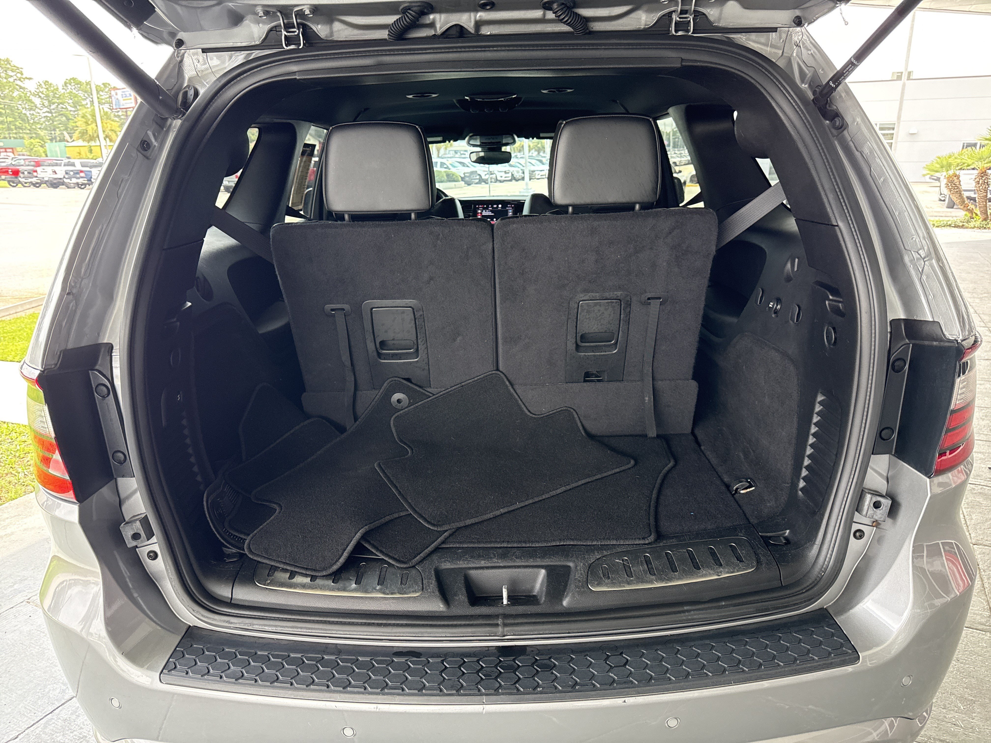 Used 2021 Dodge Durango R/T w/ Blacktop Package RWD image 31