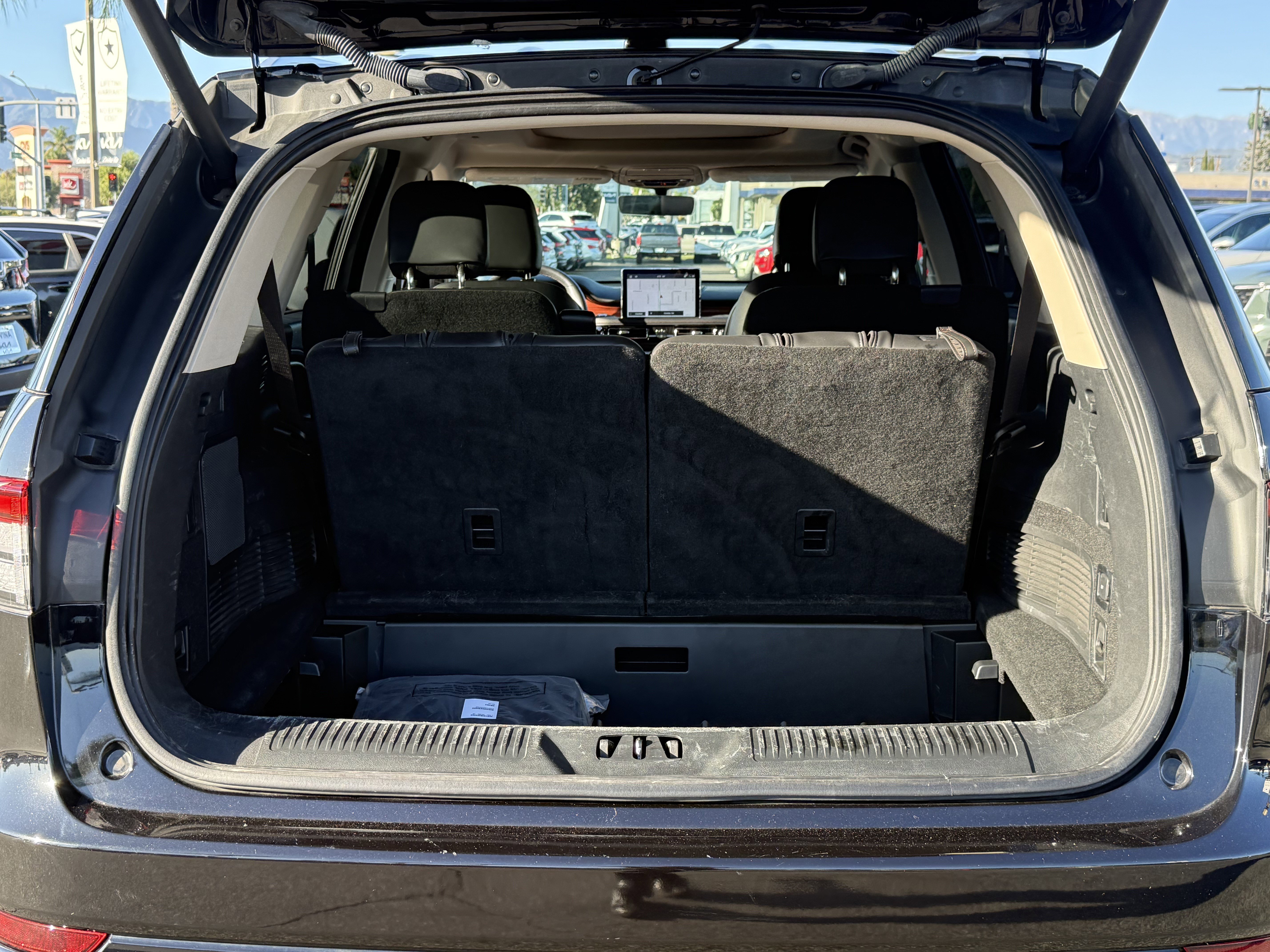 Used 2023 Lincoln Aviator Grand Touring w/ Elements Package Plus image 10