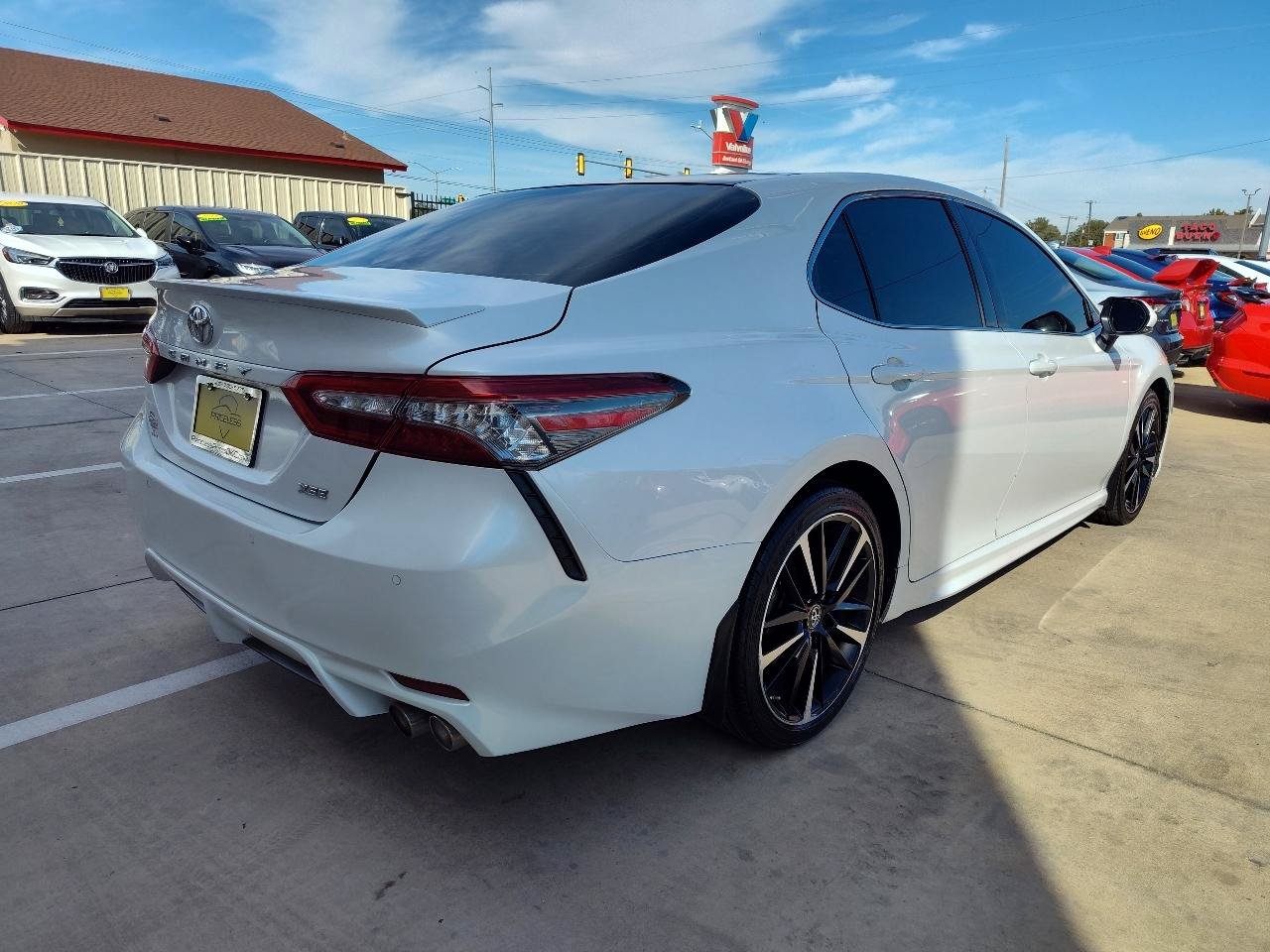 Used 2018 Toyota Camry XSE FWD image 4