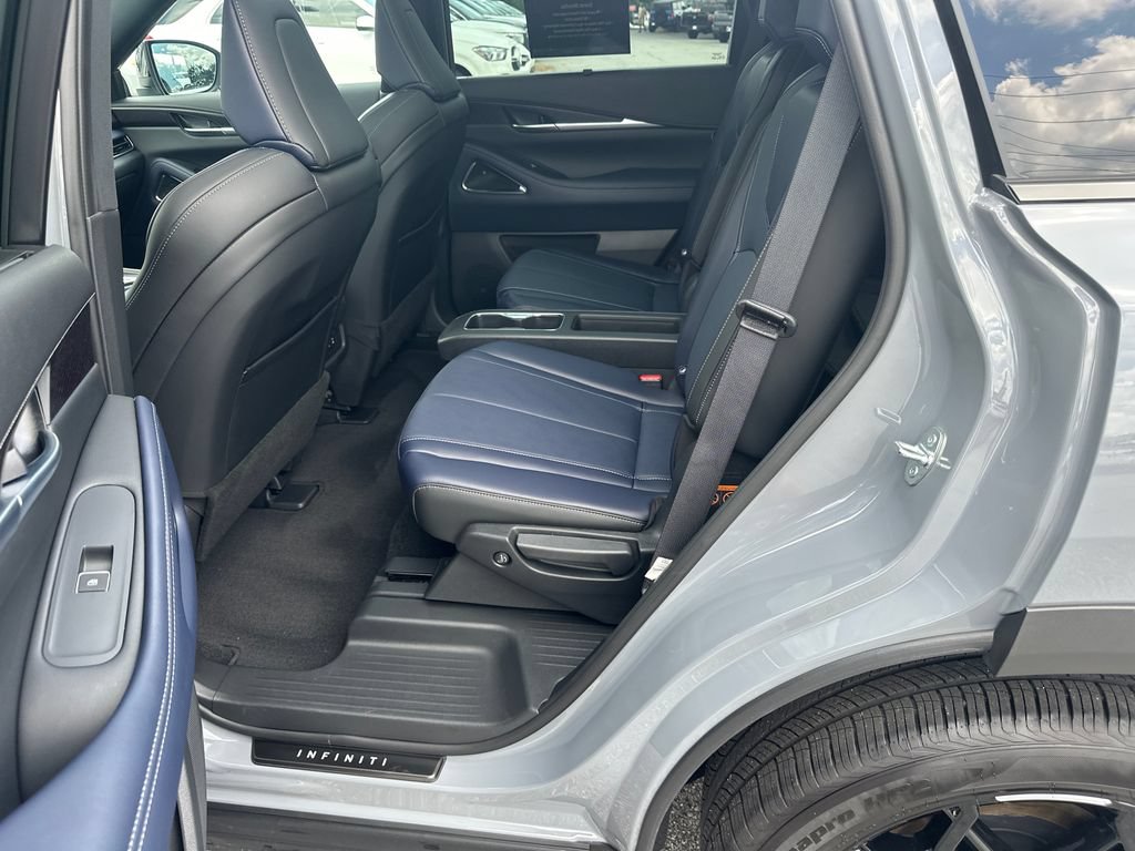 Certified 2026 INFINITI QX60 Sport w/ Dark Cargo Package AWD/4WD image 17