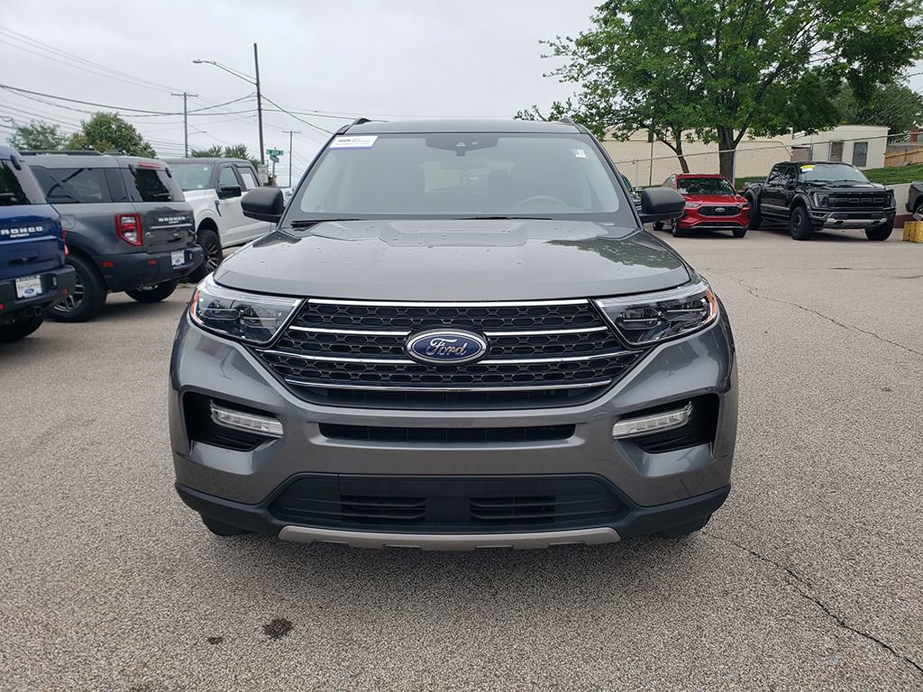 Certified 2023 Ford Explorer XLT w/ Equipment Group 202A AWD/4WD image 2