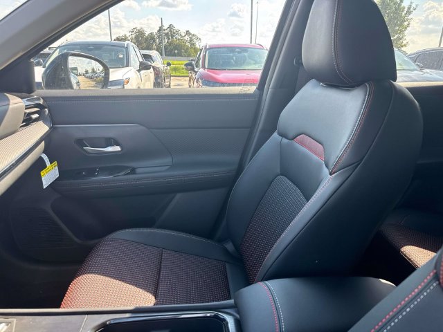New 2027 Nissan Kicks SR FWD image 18