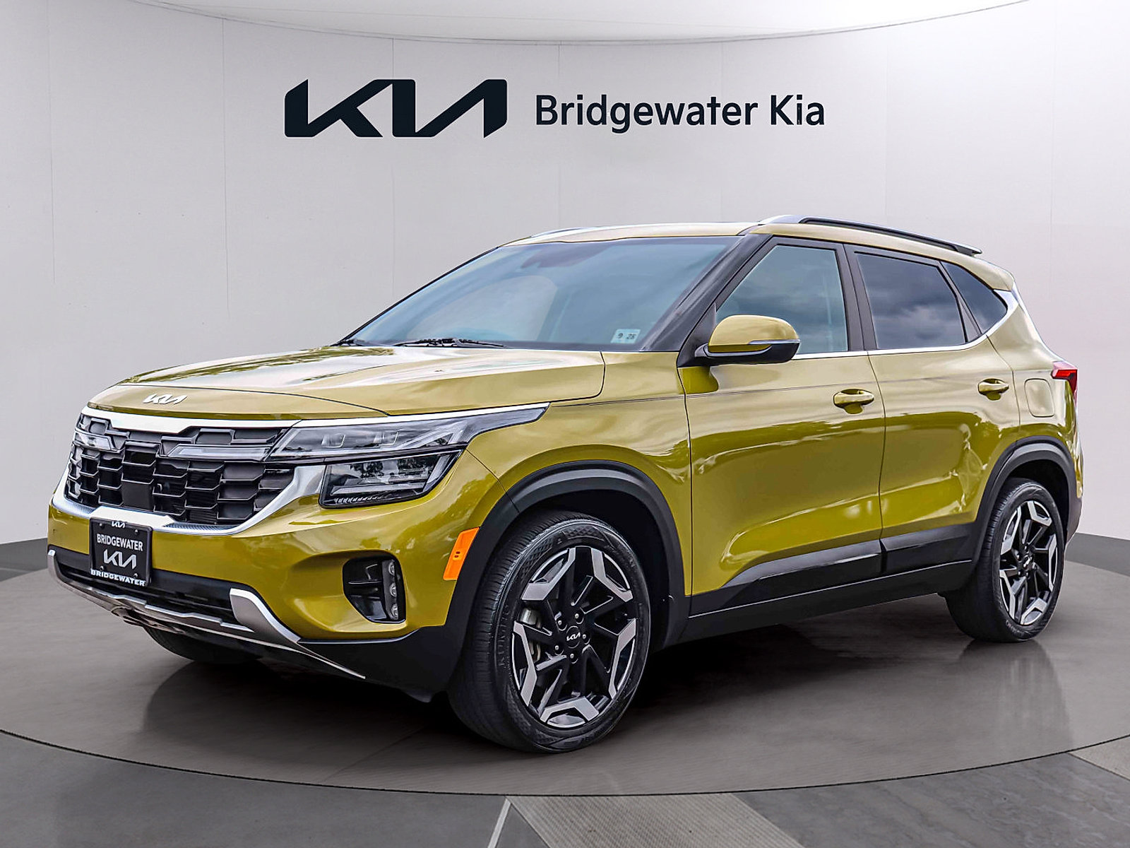 Certified 2024 Kia Seltos SX w/ SX Sunroof Package AWD/4WD image 3