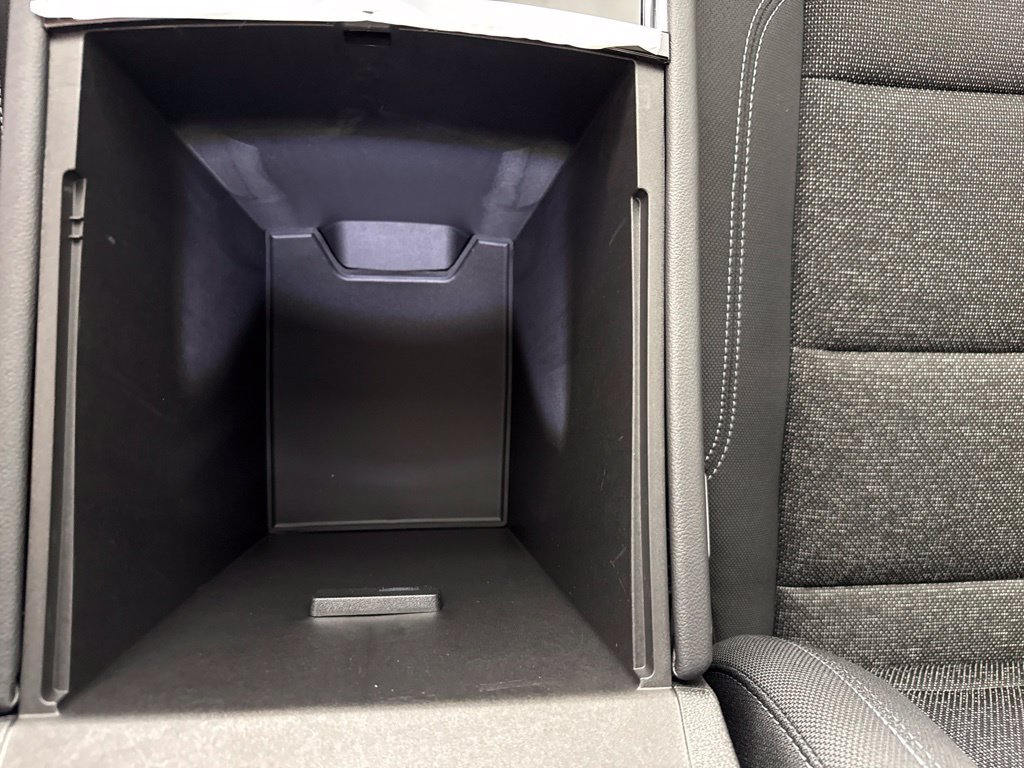 New 2027 Chevrolet Traverse LT FWD image 24