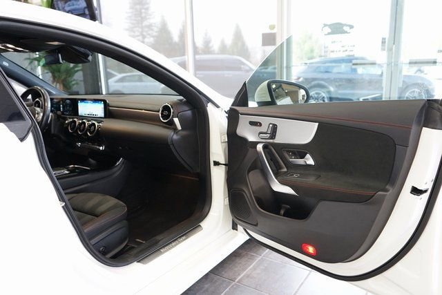 Used 2020 Mercedes-Benz CLA 250 4MATIC image 45