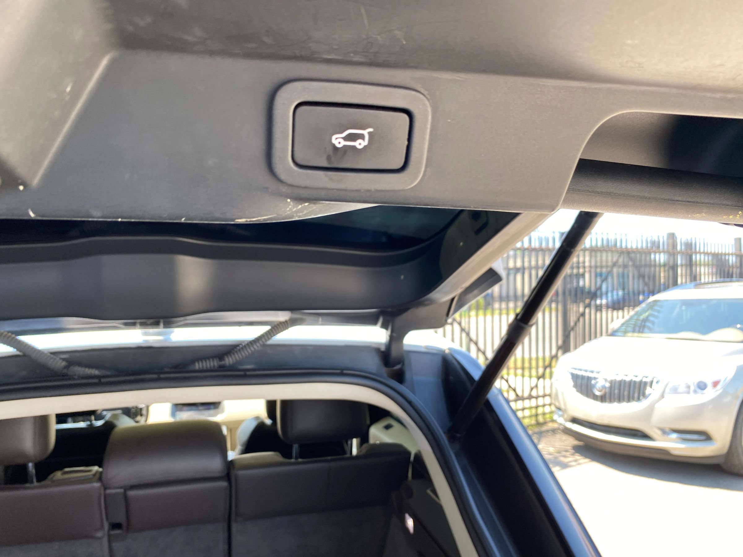 Used 2017 Land Rover Range Rover Sport HSE AWD/4WD image 11