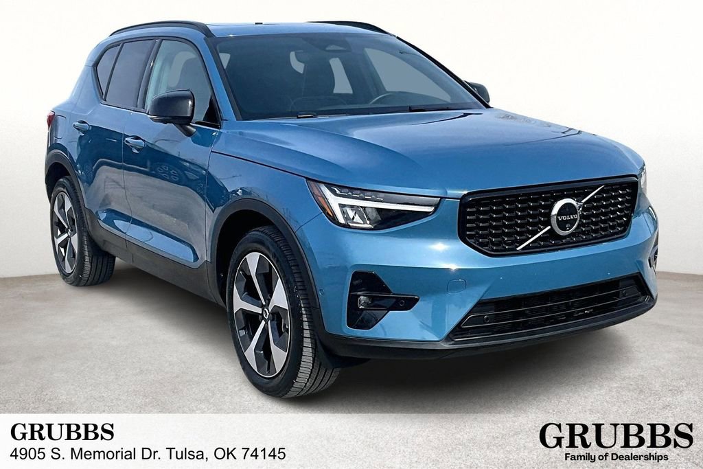 Used 2025 Volvo XC40 B5 Plus