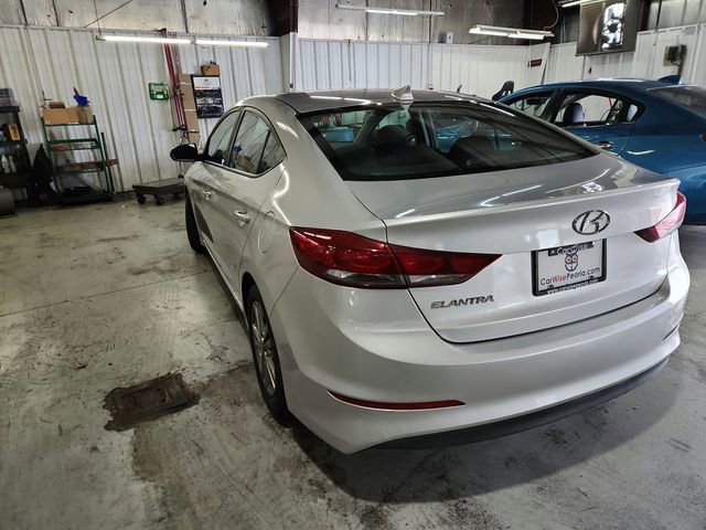 Used 2017 Hyundai Elantra Value Edition w/ Cargo Package FWD image 4