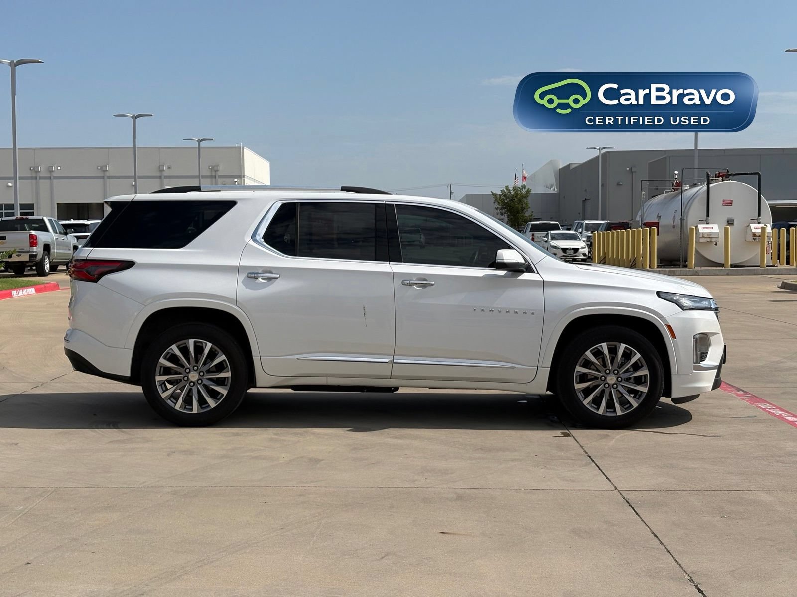 Used 2023 Chevrolet Traverse Premier FWD image 8