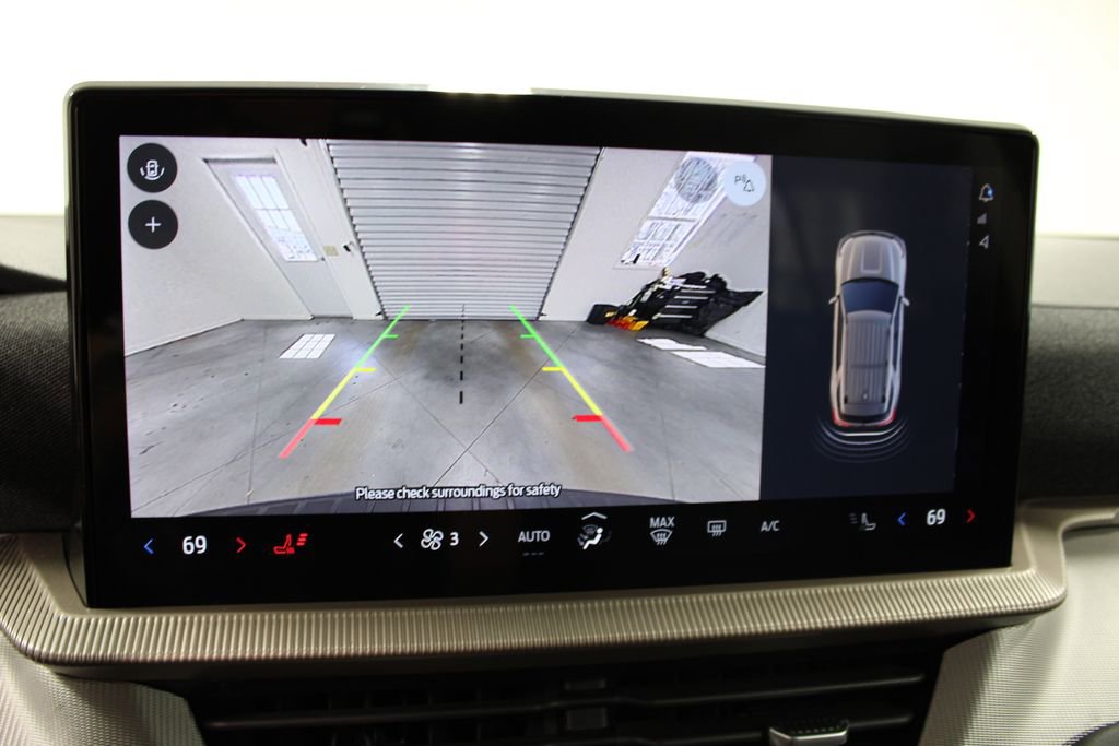 Used 2025 Ford Explorer Active image 38