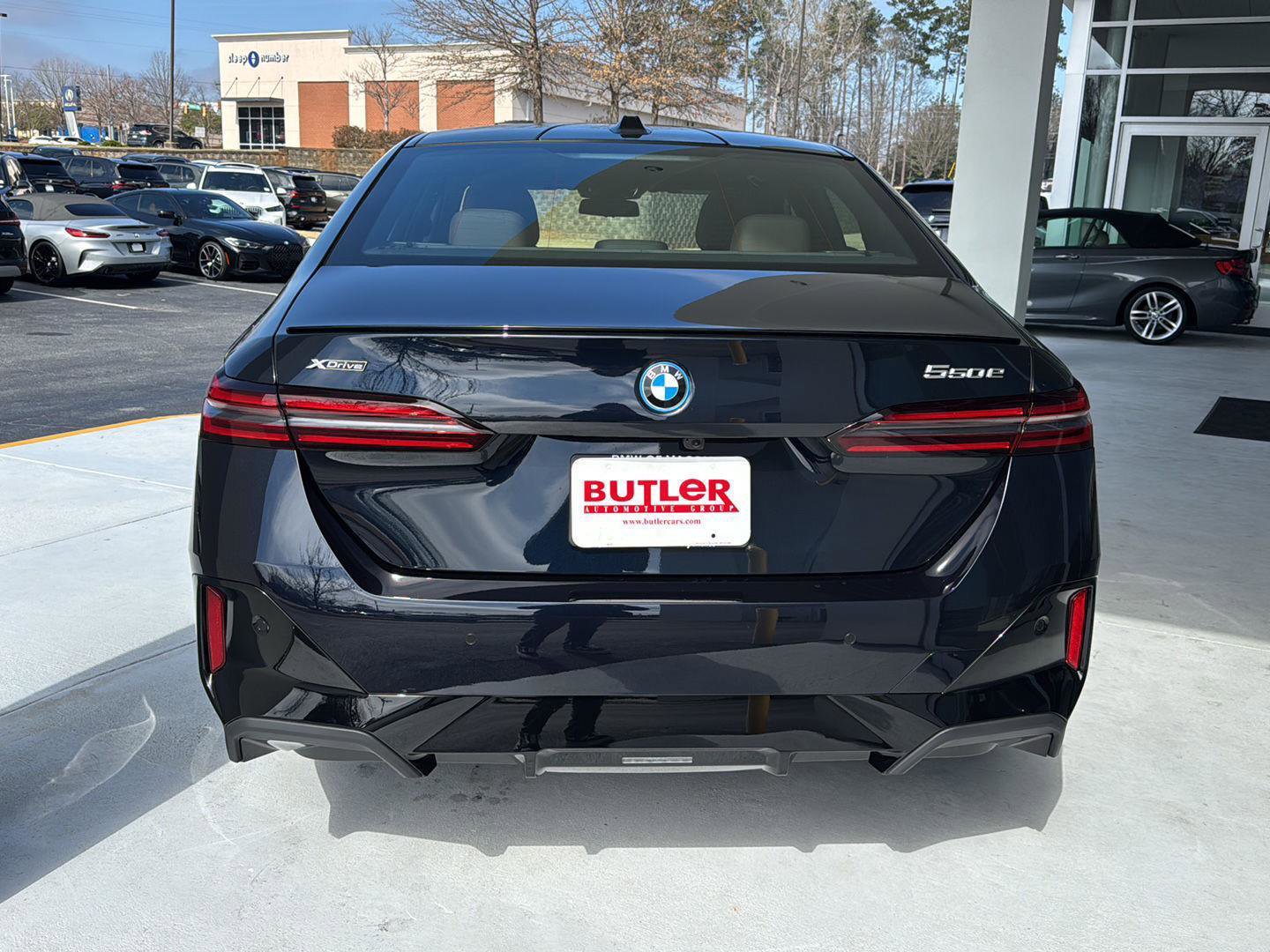 New 2026 BMW 550e xDrive w/ Executive Package image 5