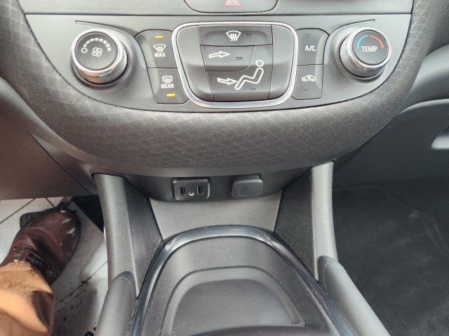 Used 2016 Chevrolet Malibu LT w/ Driver Confidence Package image 39