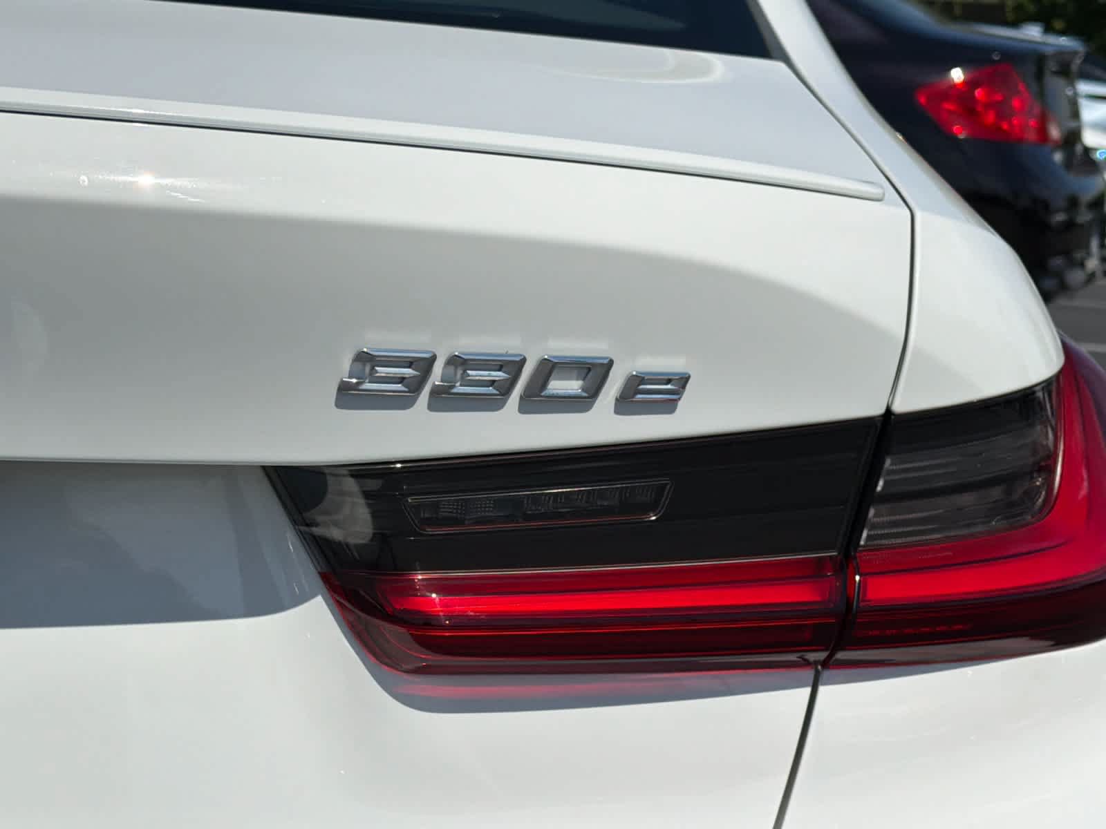 Used 2022 BMW 330e w/ M Sport Package RWD image 32