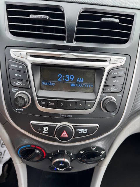 Used 2017 Hyundai Accent SE image 34