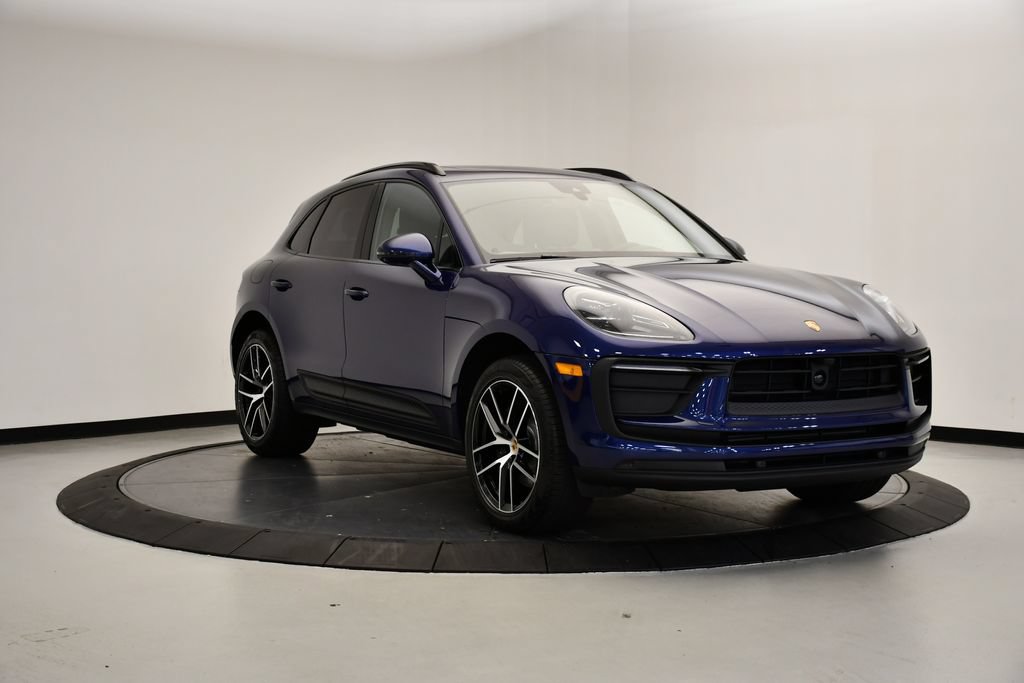 Certified 2026 Porsche Macan AWD/4WD image 9