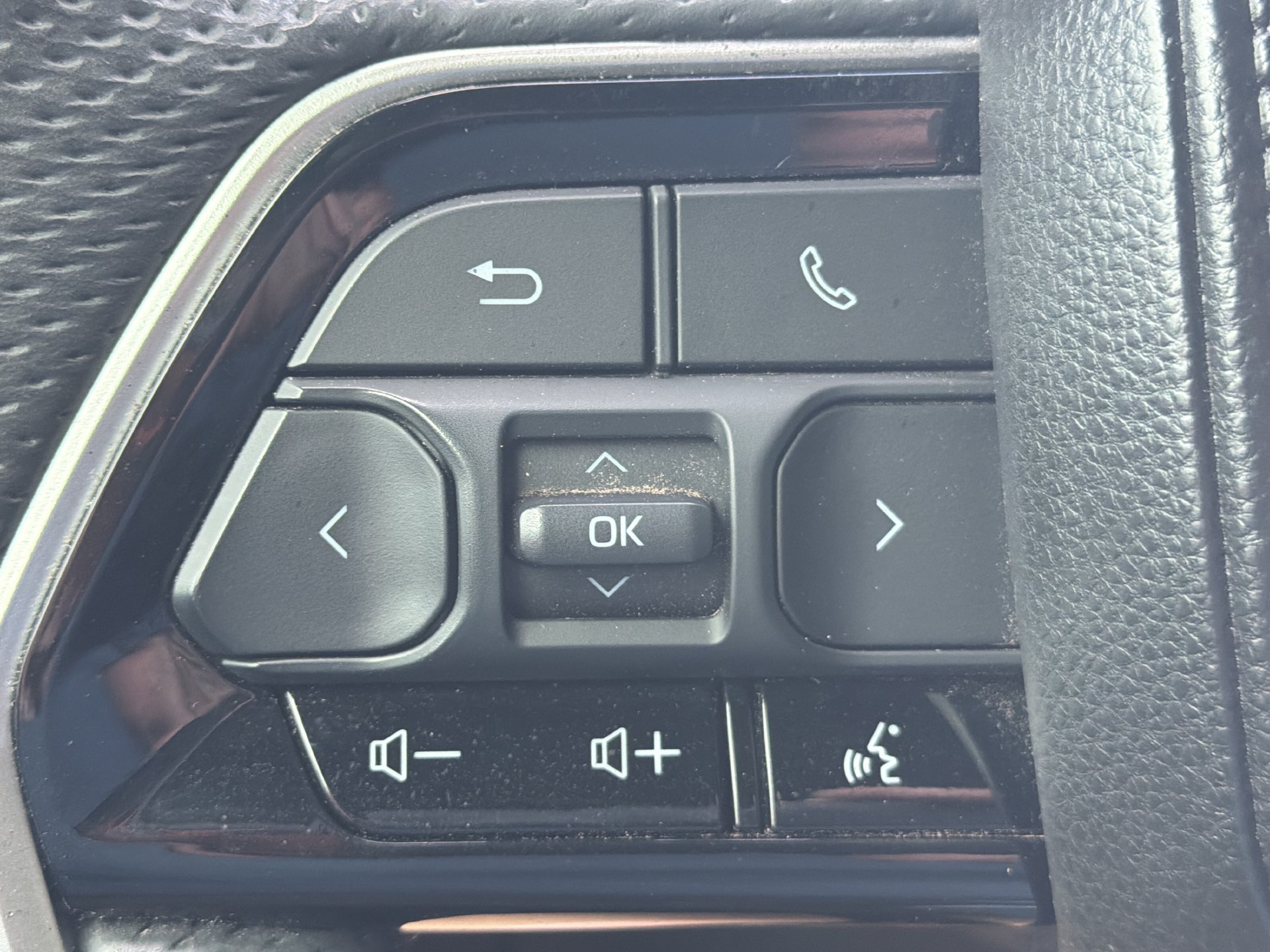 Used 2025 Toyota Tundra Platinum AWD/4WD image 27