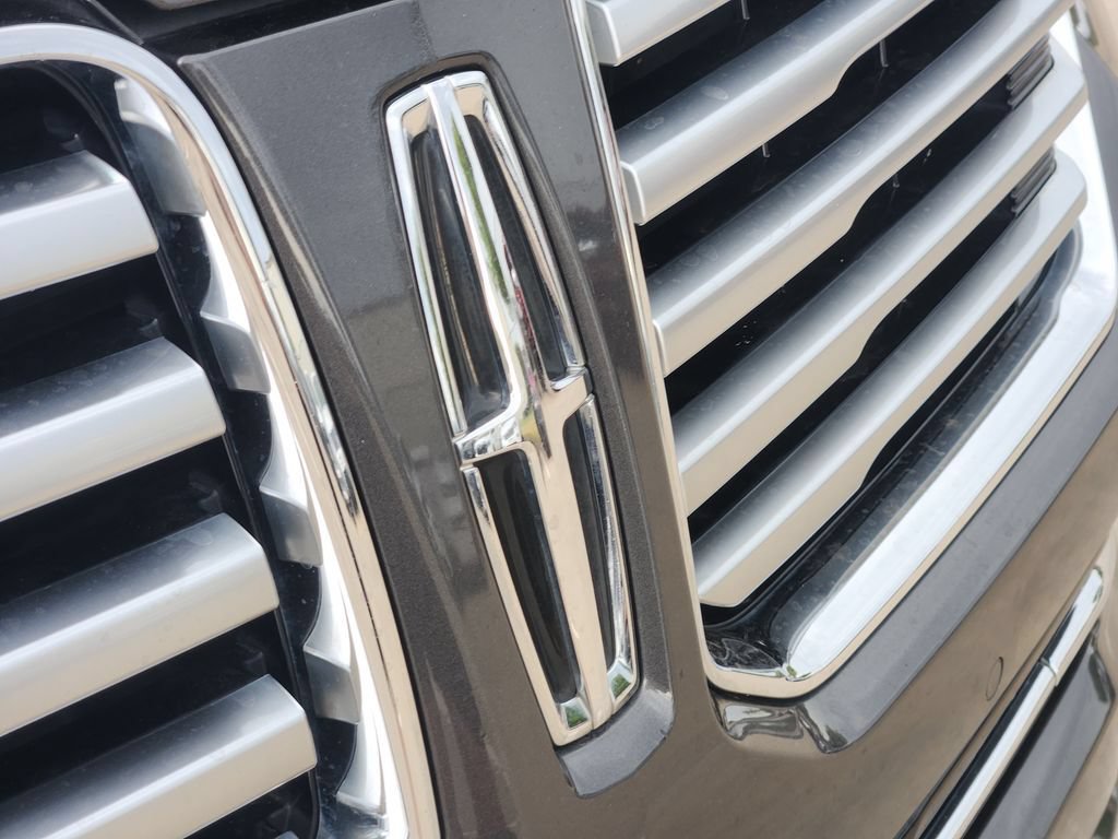 Used 2017 Lincoln Navigator Select RWD image 13