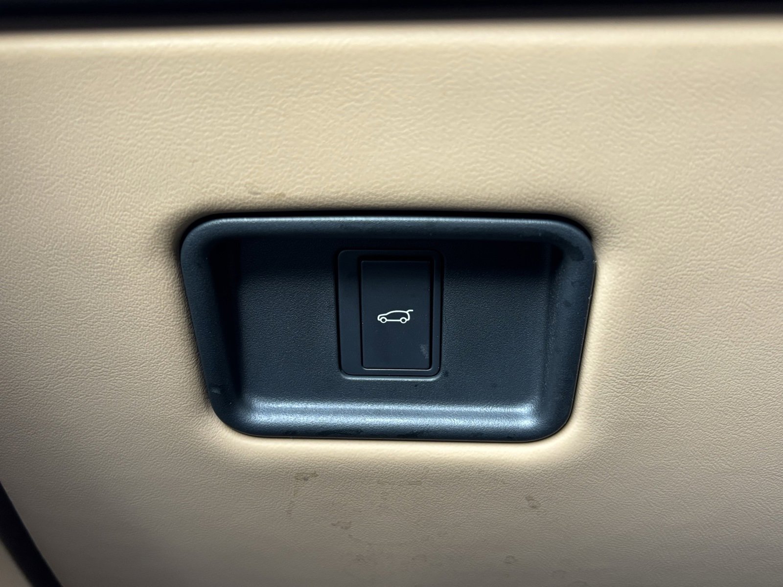 Used 2025 Land Rover Range Rover SE image 21