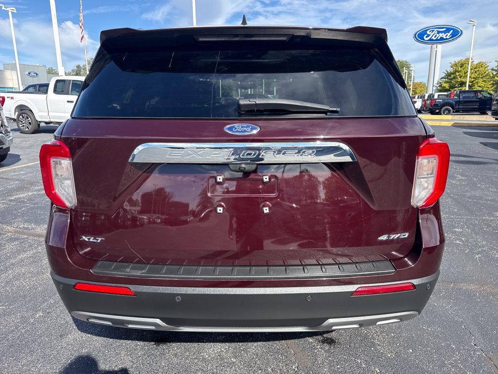Used 2023 Ford Explorer XLT w/ Equipment Group 202A AWD/4WD image 8