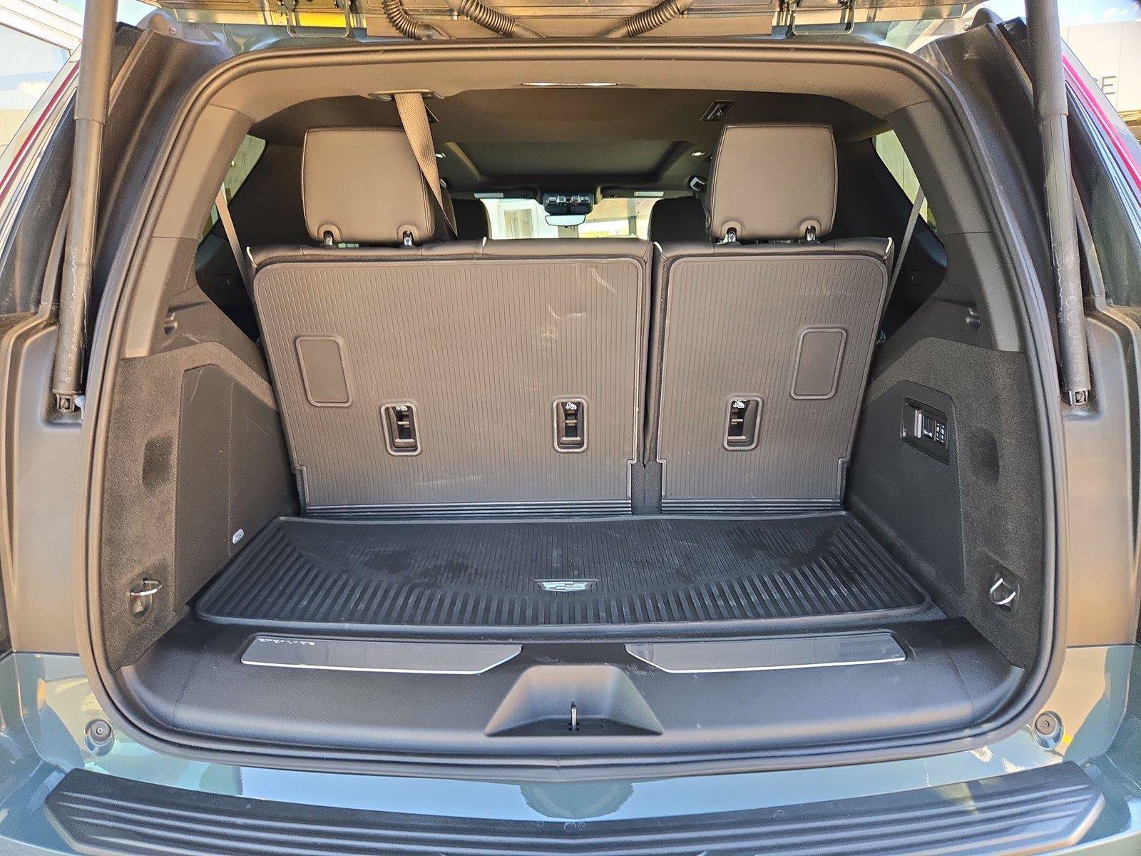 Used 2026 Cadillac Escalade Luxury w/ LPO, Floor Liner Package RWD image 31