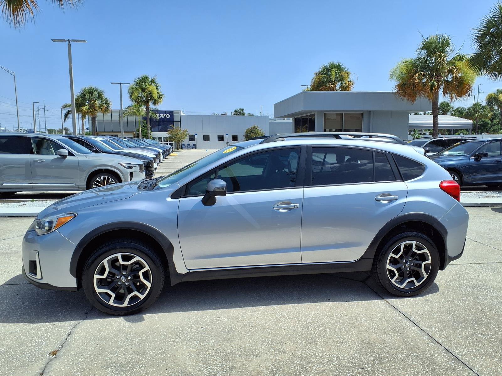 Used 2017 Subaru Crosstrek 2.0i Limited w/ Popular Package #1 AWD/4WD image 4
