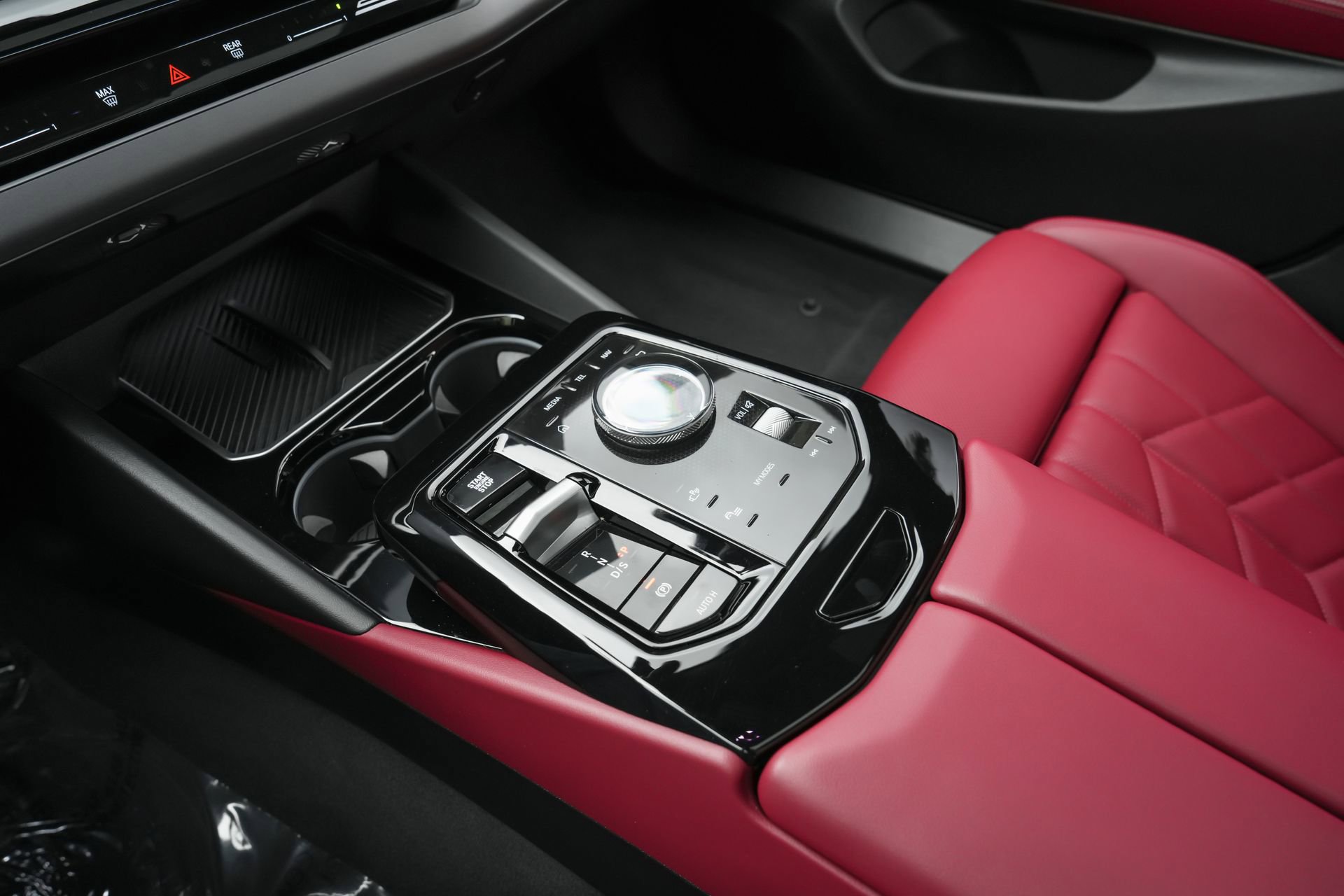 Used 2024 BMW 530i w/ M Sport Package image 12