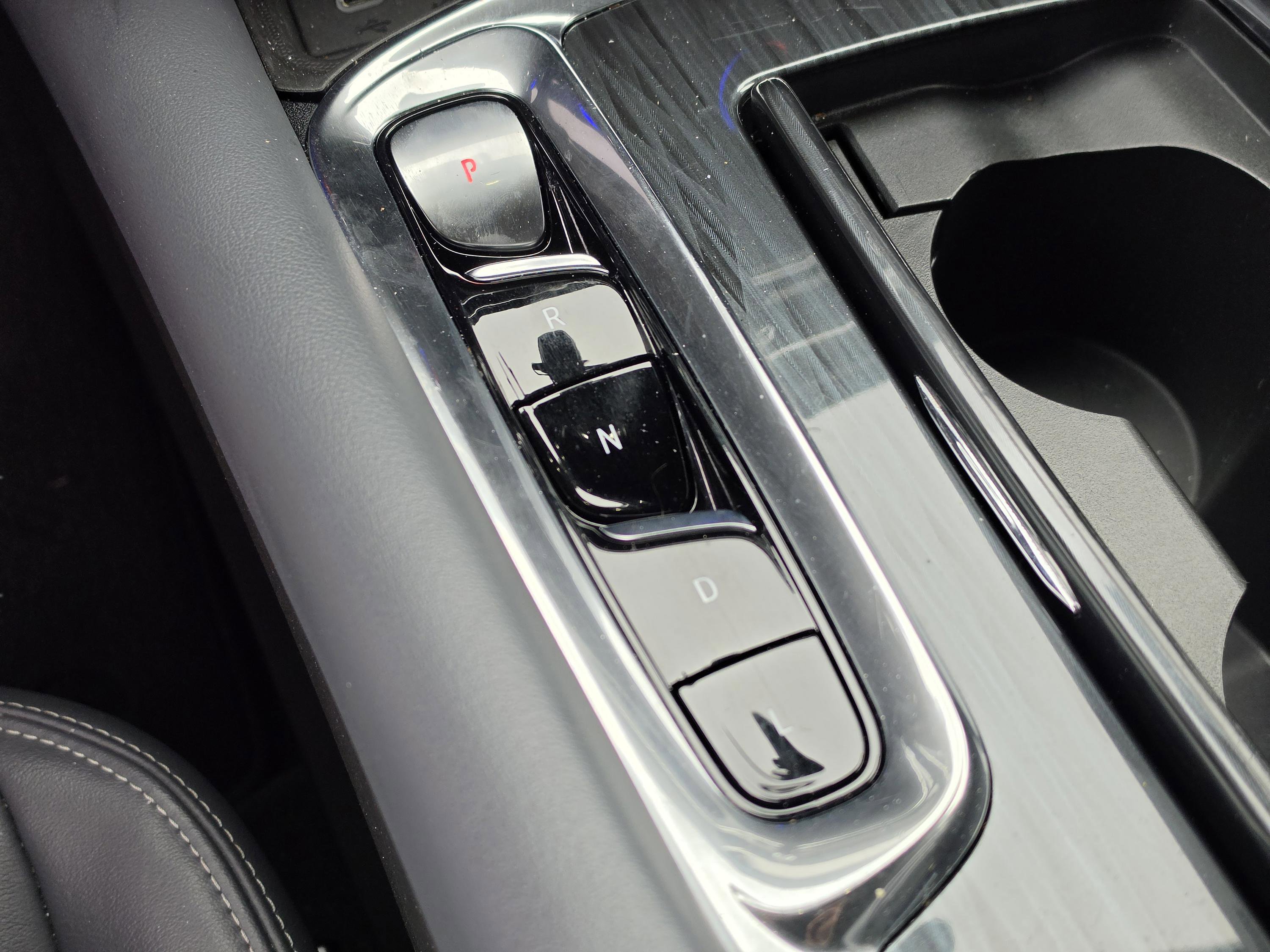 Used 2023 Buick Enclave Essence FWD image 31